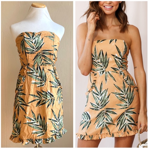 Selfie Leslie Dresses & Skirts - Selfie Leslie Bandeau Tied-Back Lempicka Mini Dress in Sunset